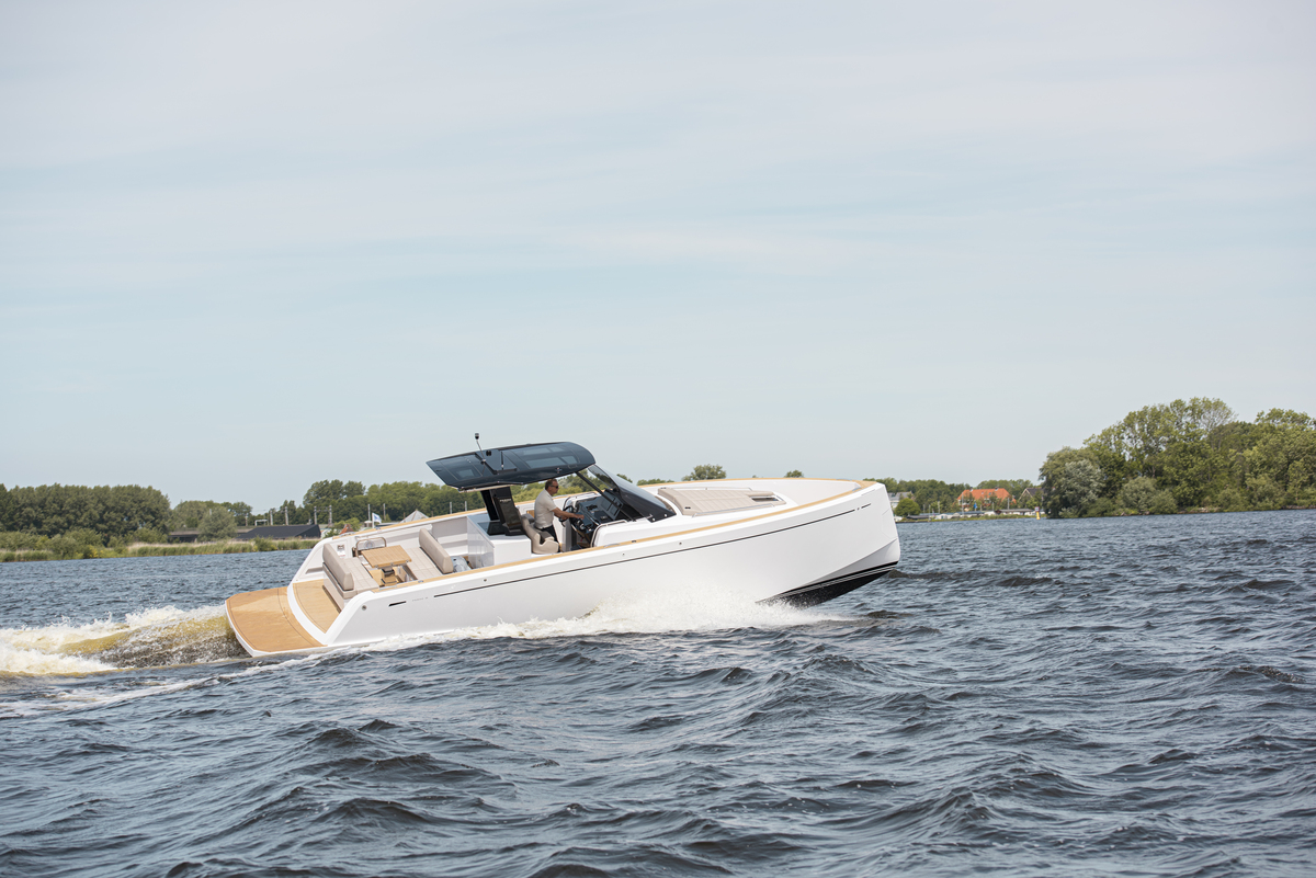 foto: 22 PARDO YACHTS 38  