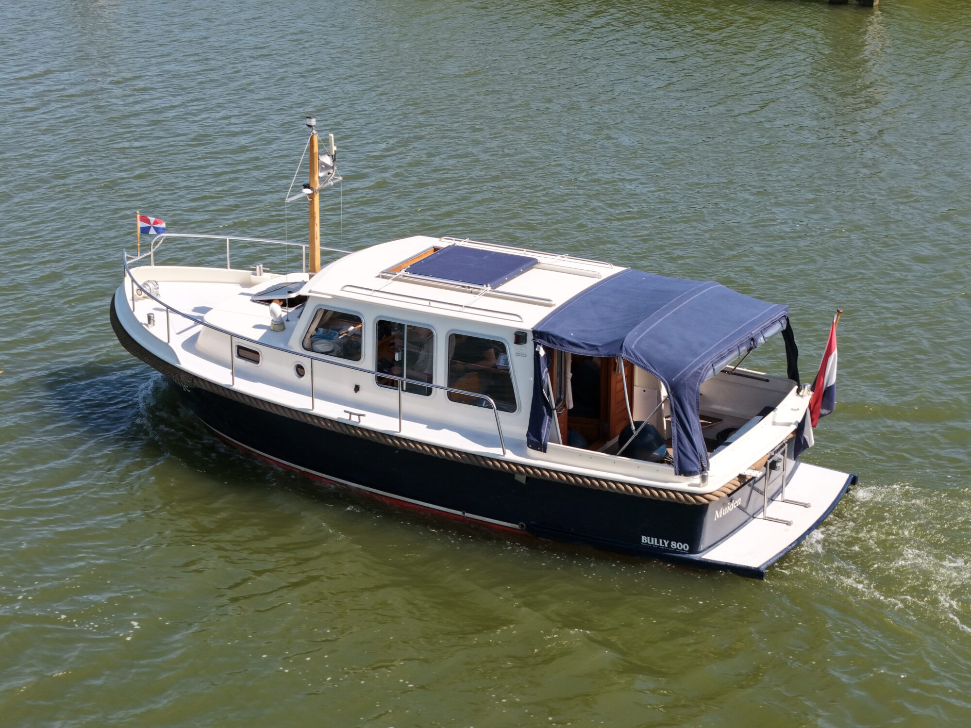 foto: 19 Jetten Jetten Bully 800