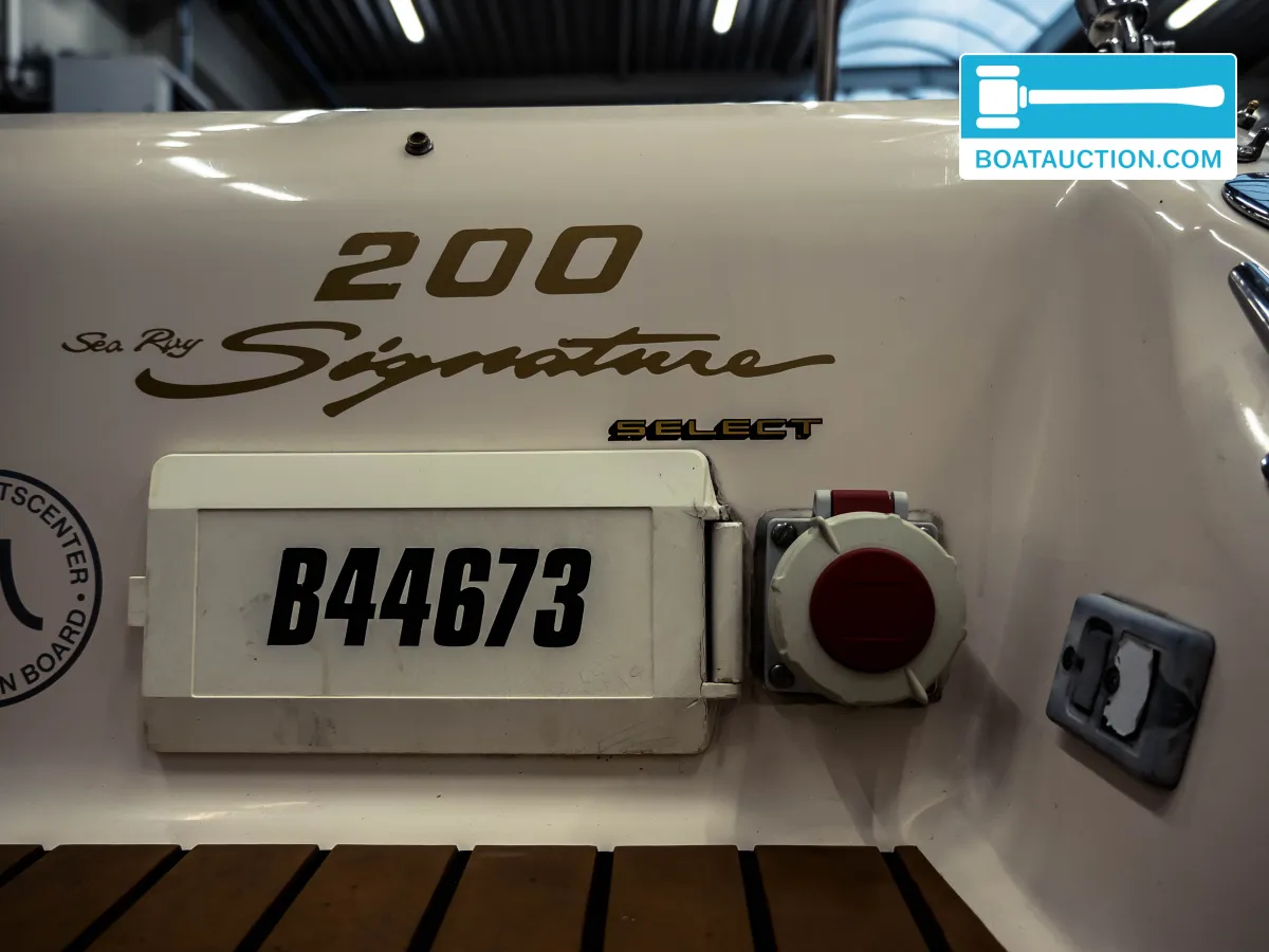 foto: 17 Sea Ray 200 Signature