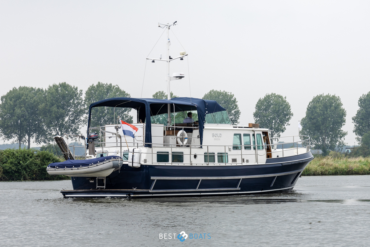 foto: 36 Tradewind 33