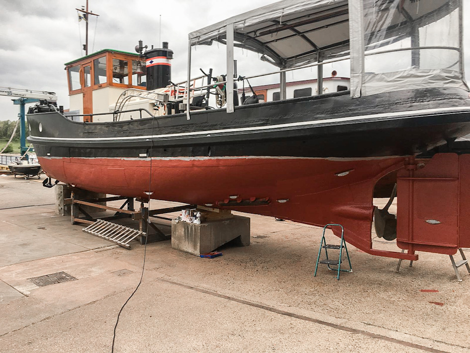 foto: 22 Motorsleepboot Carbon 15.63 met CBB
