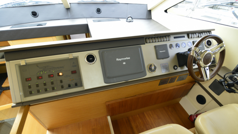 foto: 11 Fairline Phantom 48