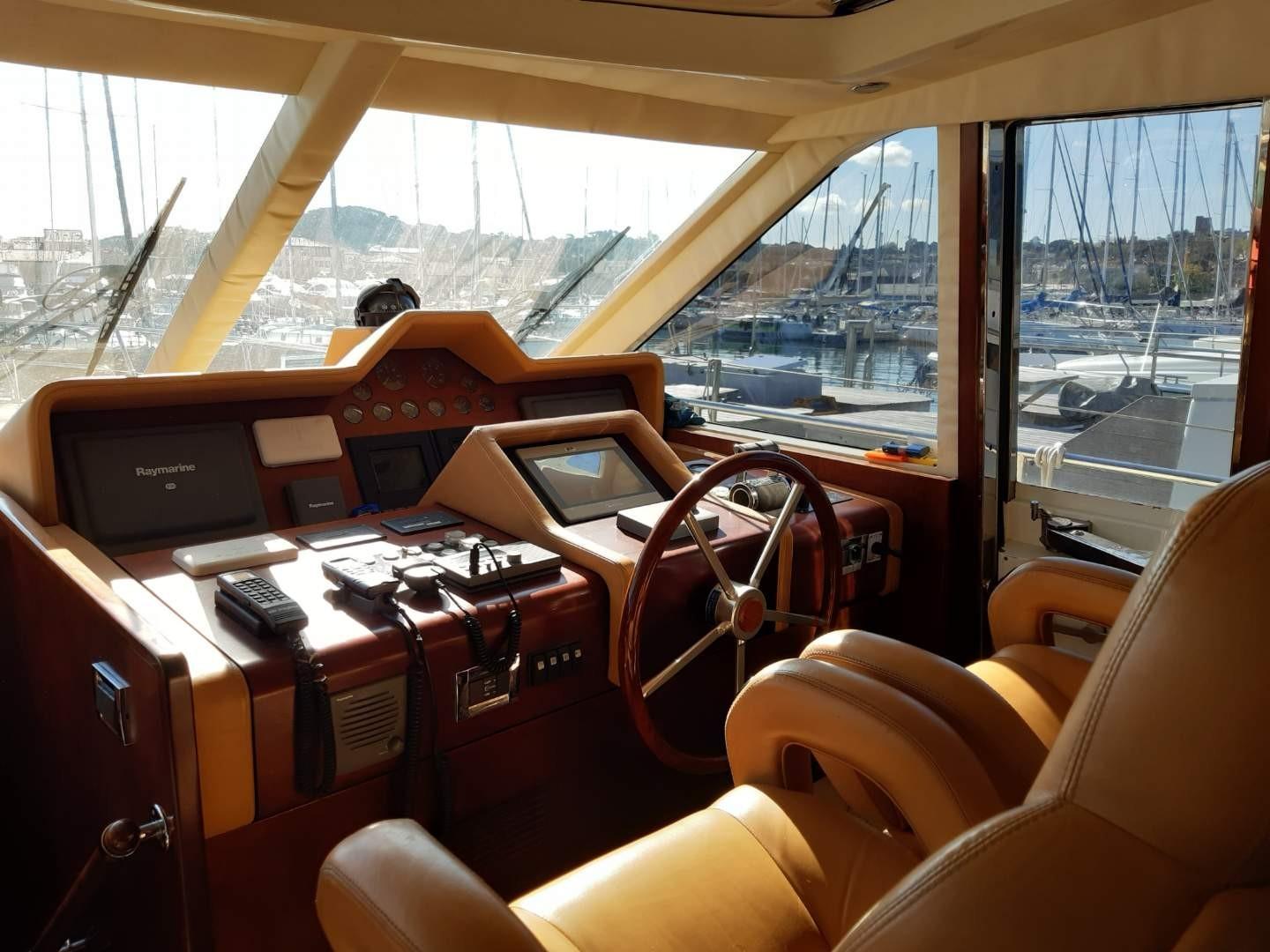 foto: 9 Guy Couach 2100 open 