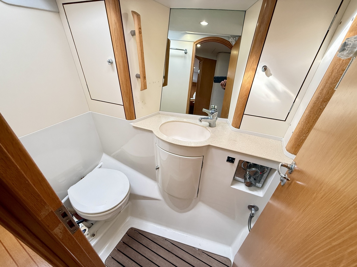 foto: 15 Oyster 45 Deck Saloon