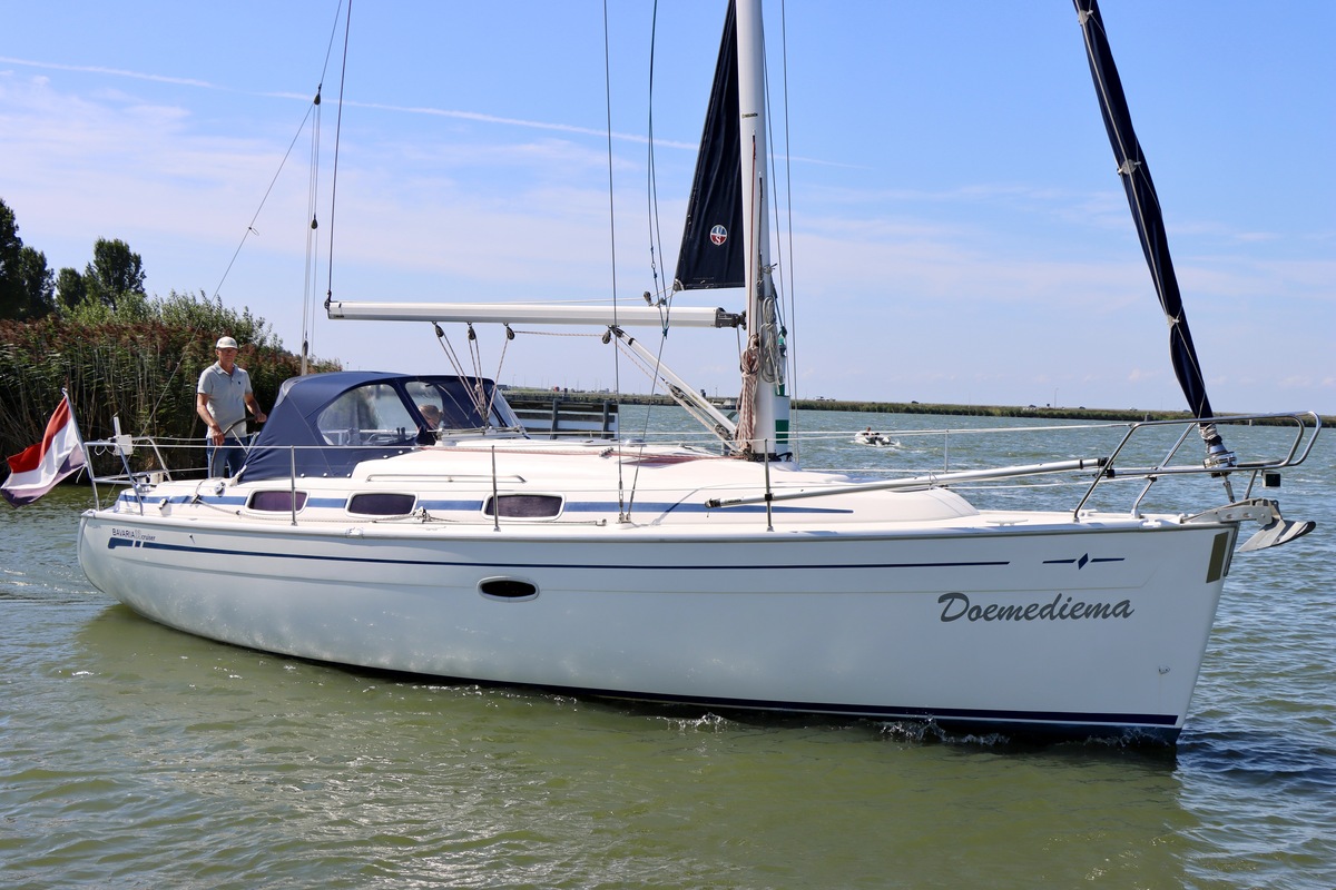hoofdfoto: 1 Bavaria  33 Cruiser