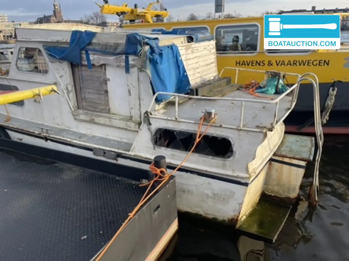 foto: 33 Motorboat 800