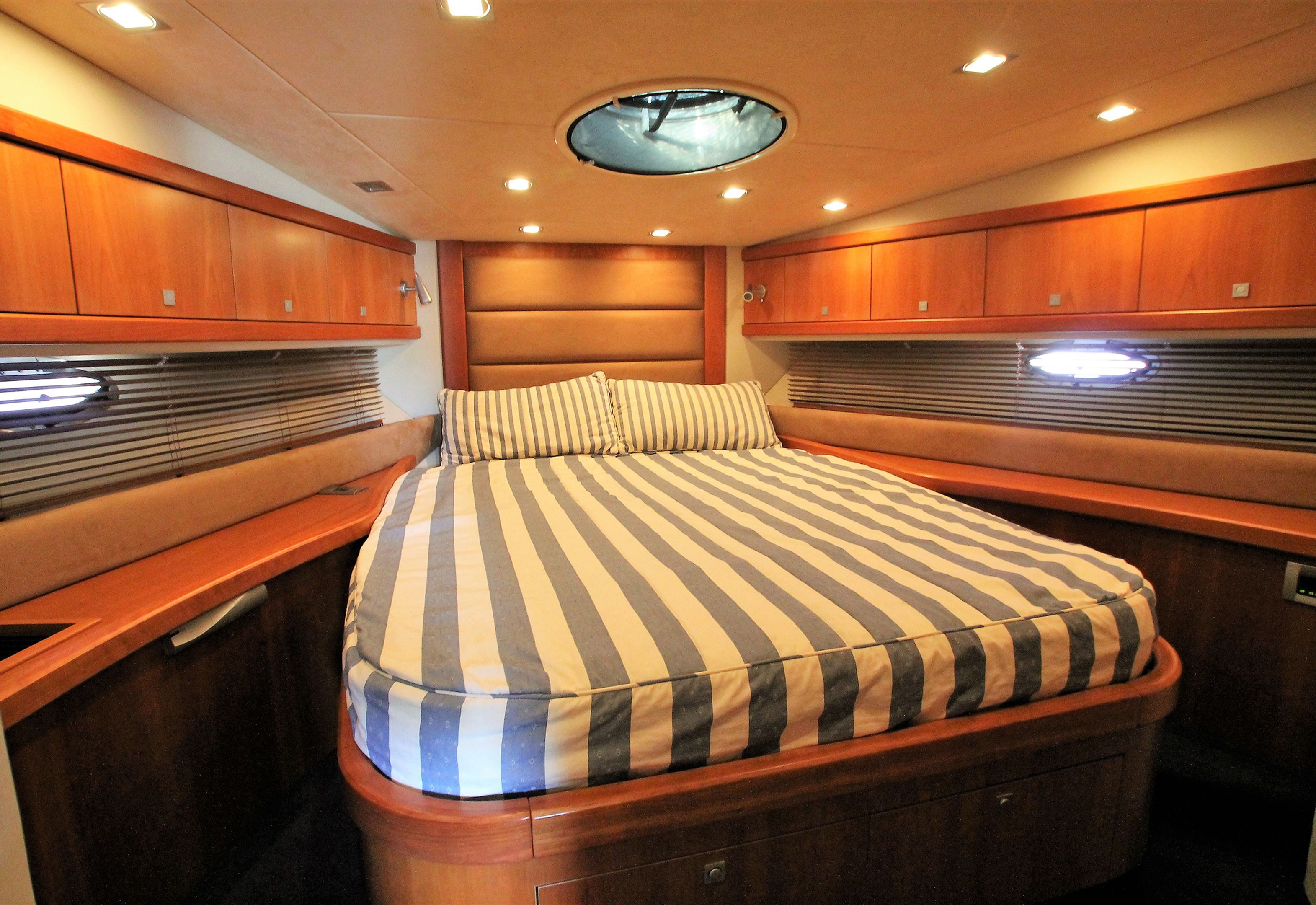 foto: 10 Sunseeker Portofino 53