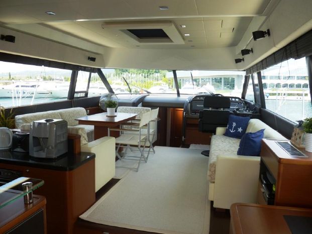 foto: 10 Prestige 60 Fly