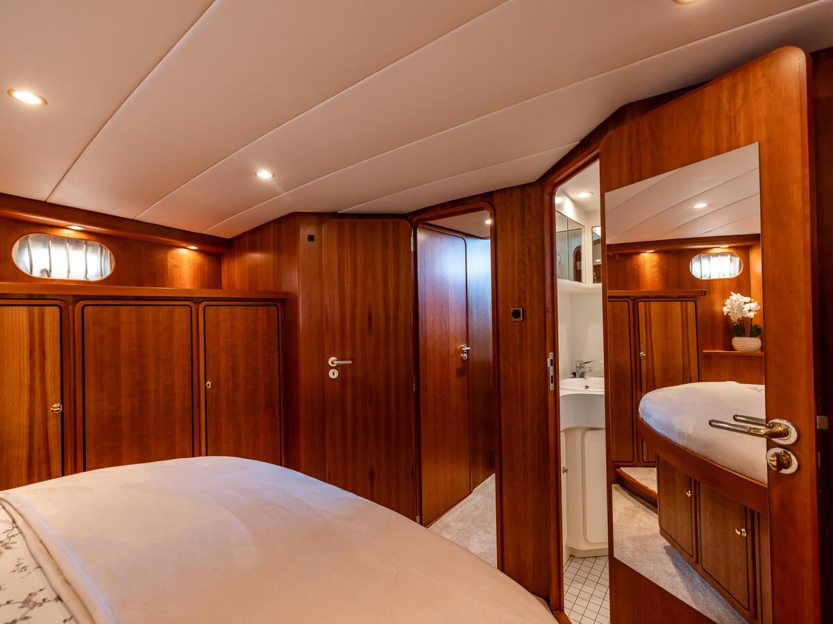 foto: 48 Linssen  Grand Sturdy 500 Variotop