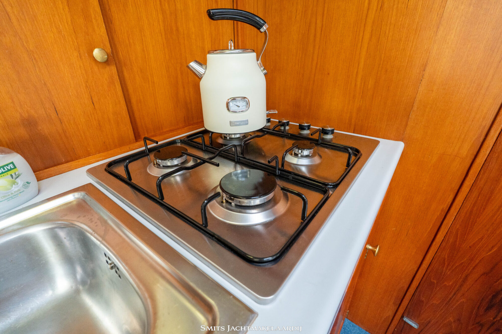 foto: 8 Stevens Columbus Stevens Bakdekkruiser 10.70 AK