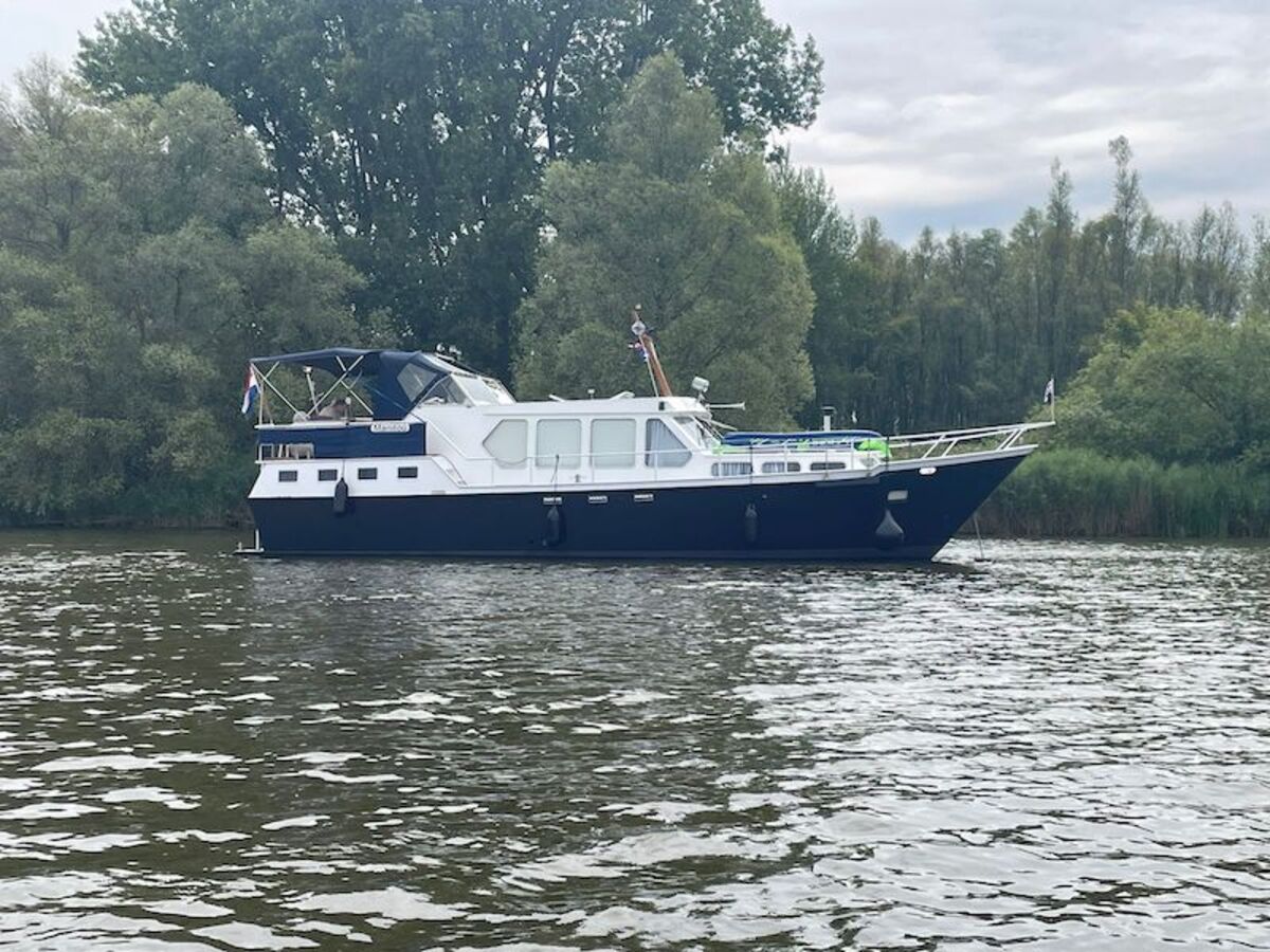 hoofdfoto: 1 Alm kruiser 1350