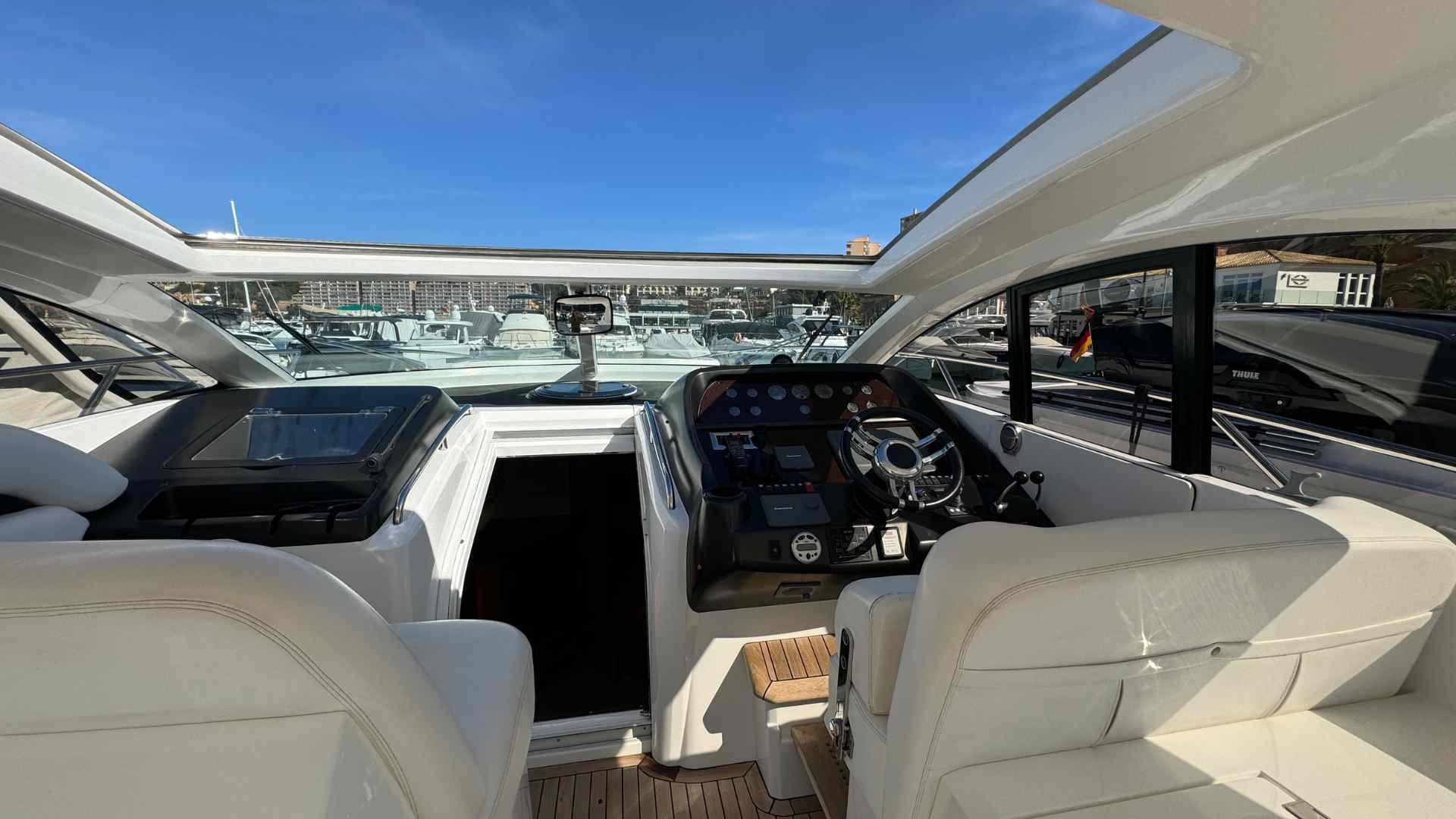 foto: 12 Sunseeker Portofino 47 HT