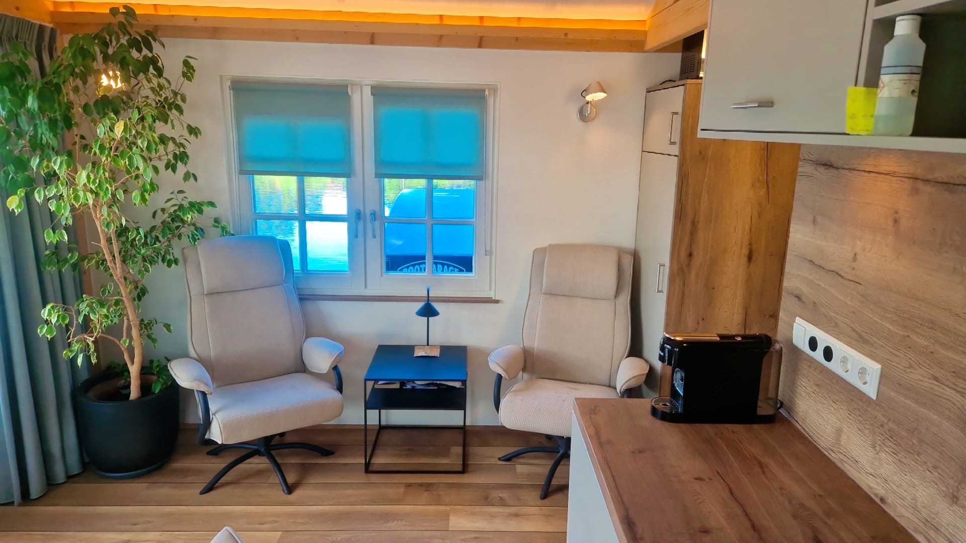 foto: 49 HOMESHIP VaarChalet In Amsterdam 1250D Luxe Houseboat