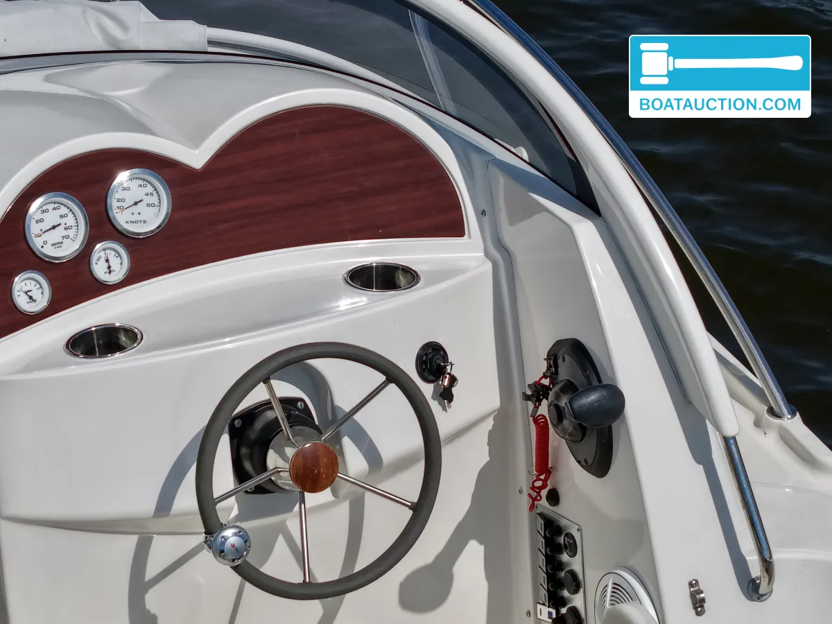 foto: 8 Quicksilver 540 Cabin