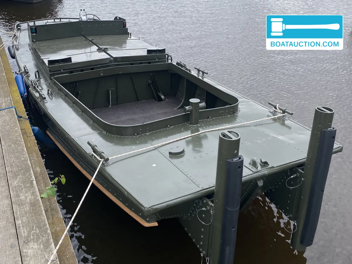 foto: 11 Bridge Erection Boat D27