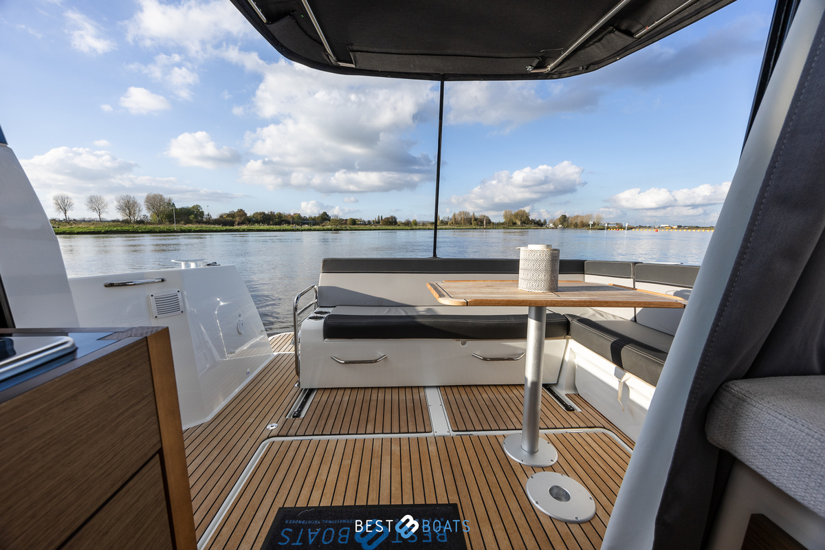 foto: 15 Jeanneau 895 MERRY FISHER