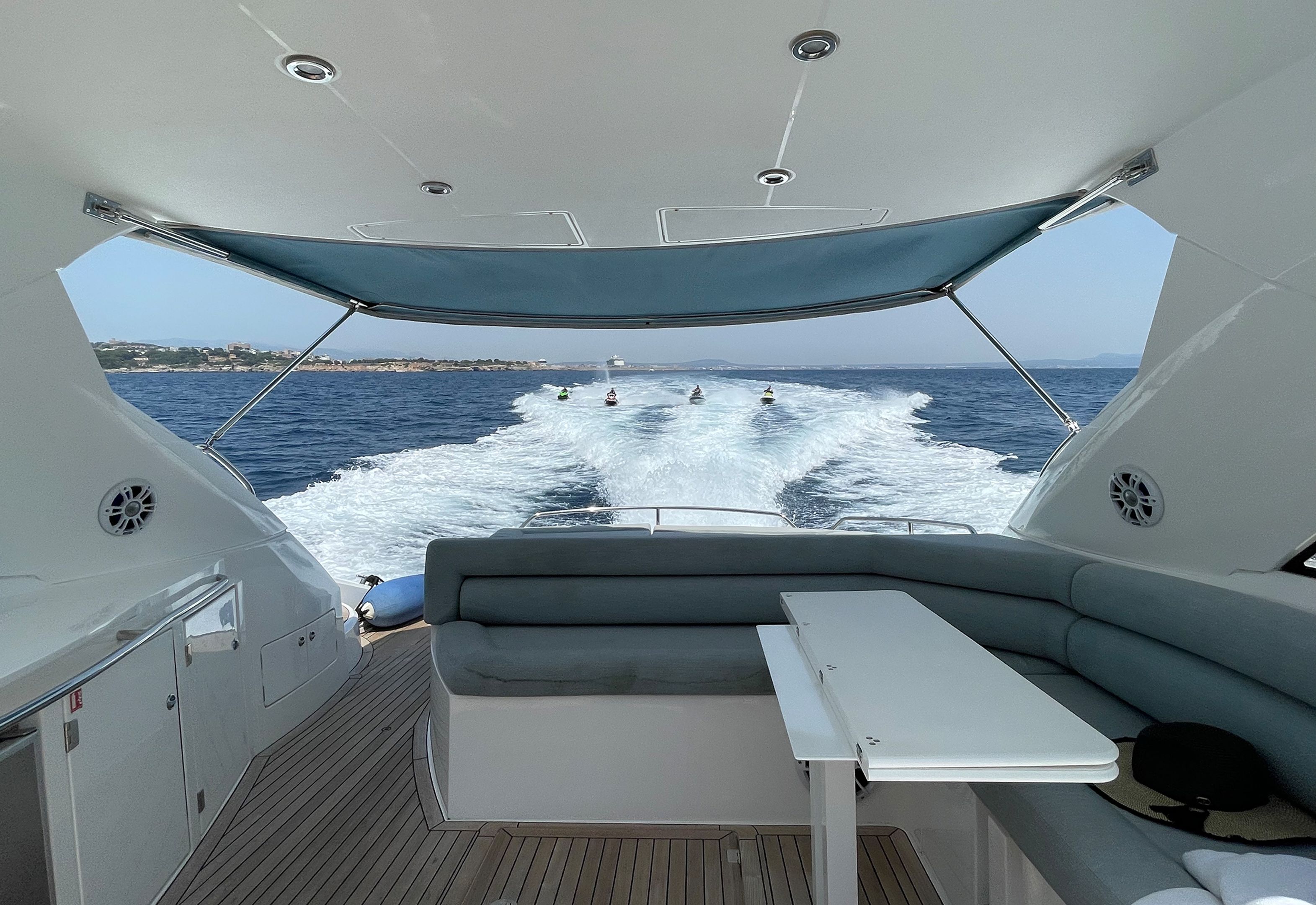 foto: 9 Sunseeker Portofino 53