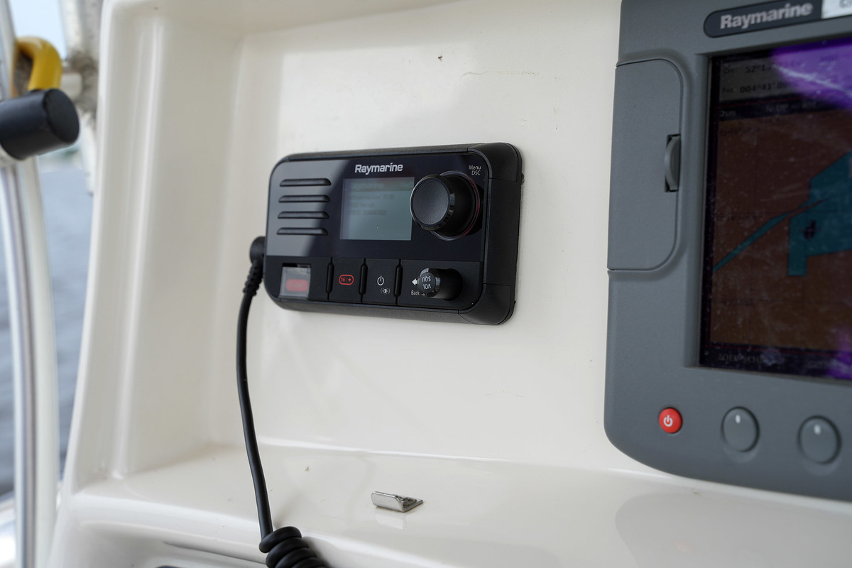 foto: 15 Boston Whaler 270 Outrage