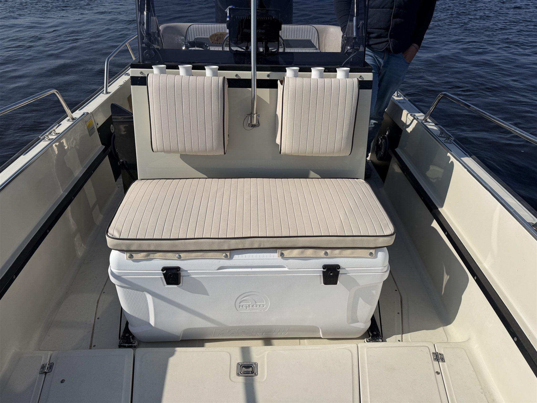foto: 11 Boston Whaler OUTRAGE 25