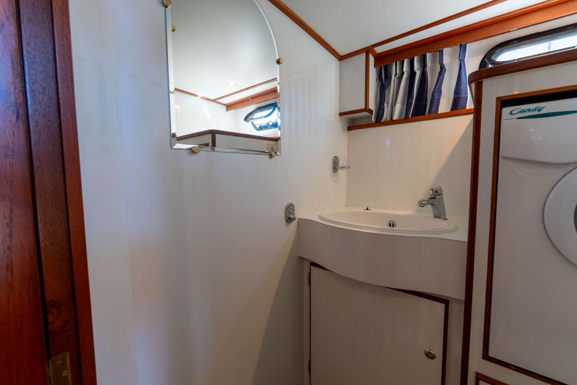 foto: 37 Explorer Explorer Classic 14.00 AK Cabrio