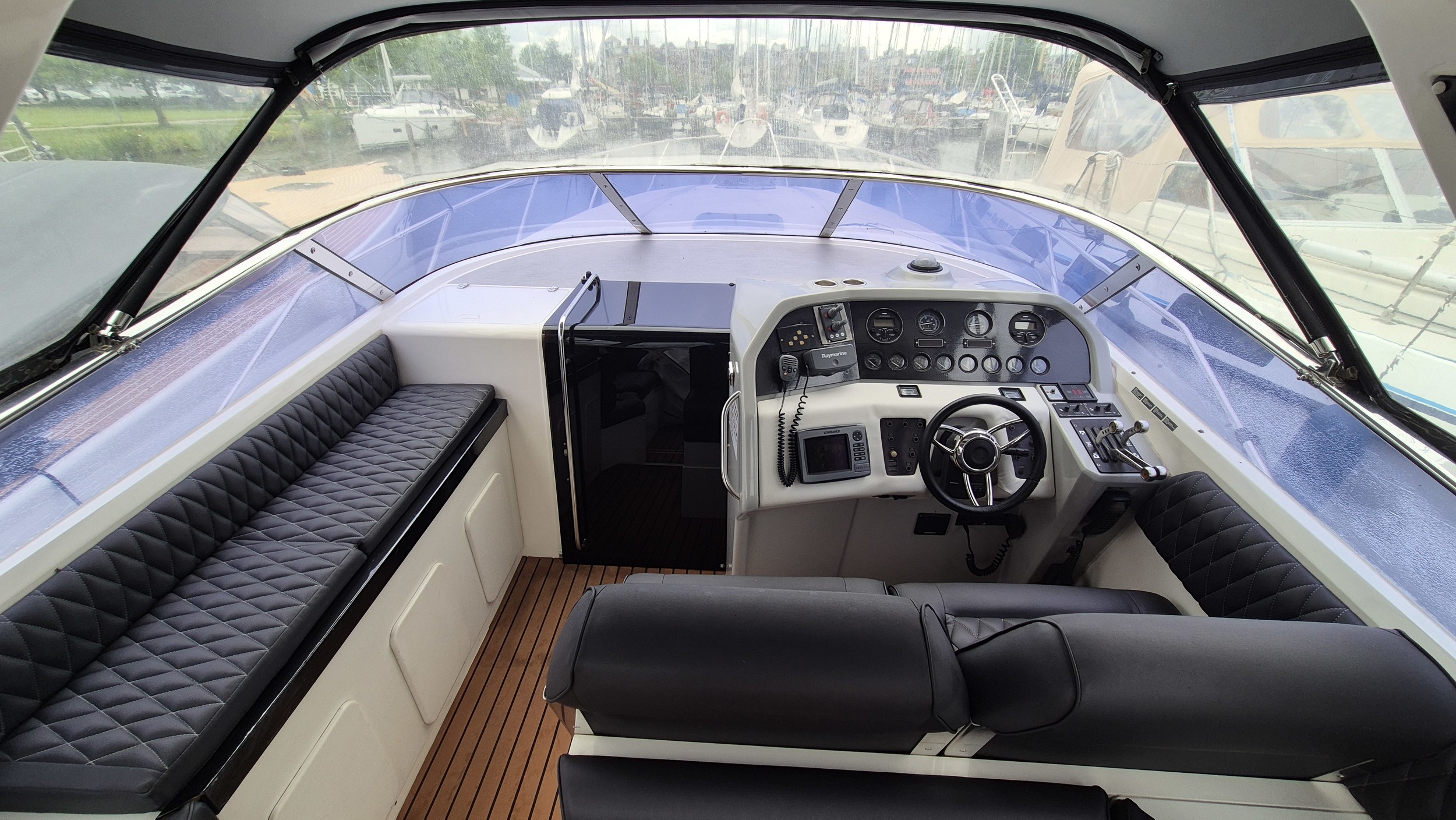 foto: 25 Sunseeker 38 Martinique