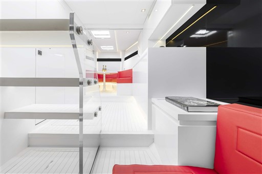 foto: 17 Vandutch 48 - New