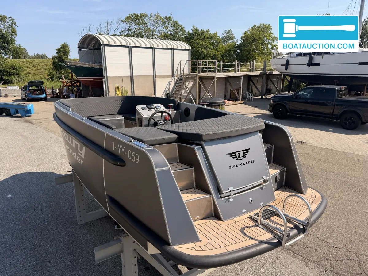 foto: 7 Luxury Alu tender 65