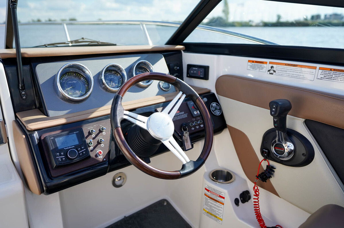 foto: 23 Sea Ray Sun Sport 230