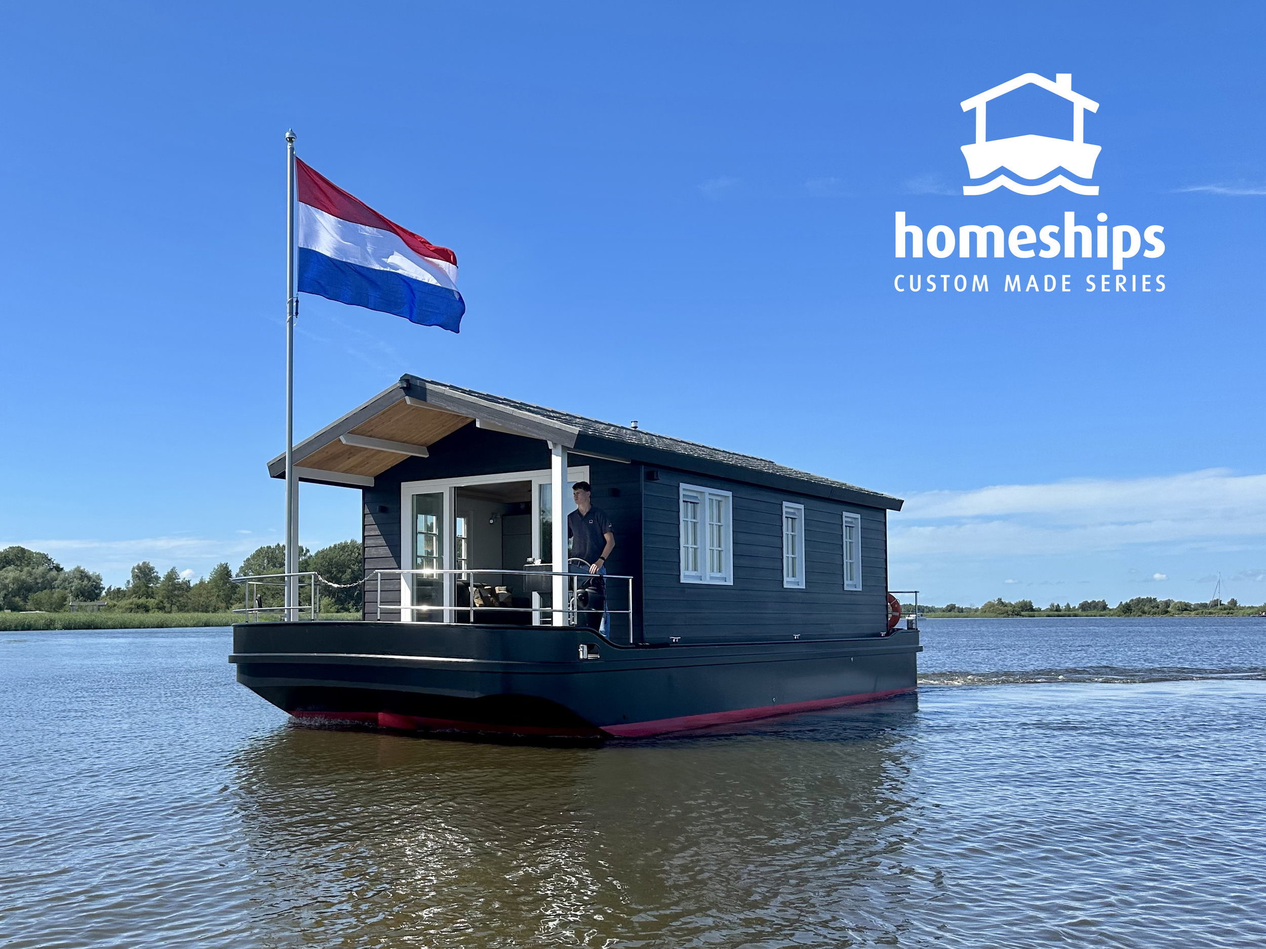 foto: 38 HOMESHIP VaarChalet 1250D Luxe Houseboat