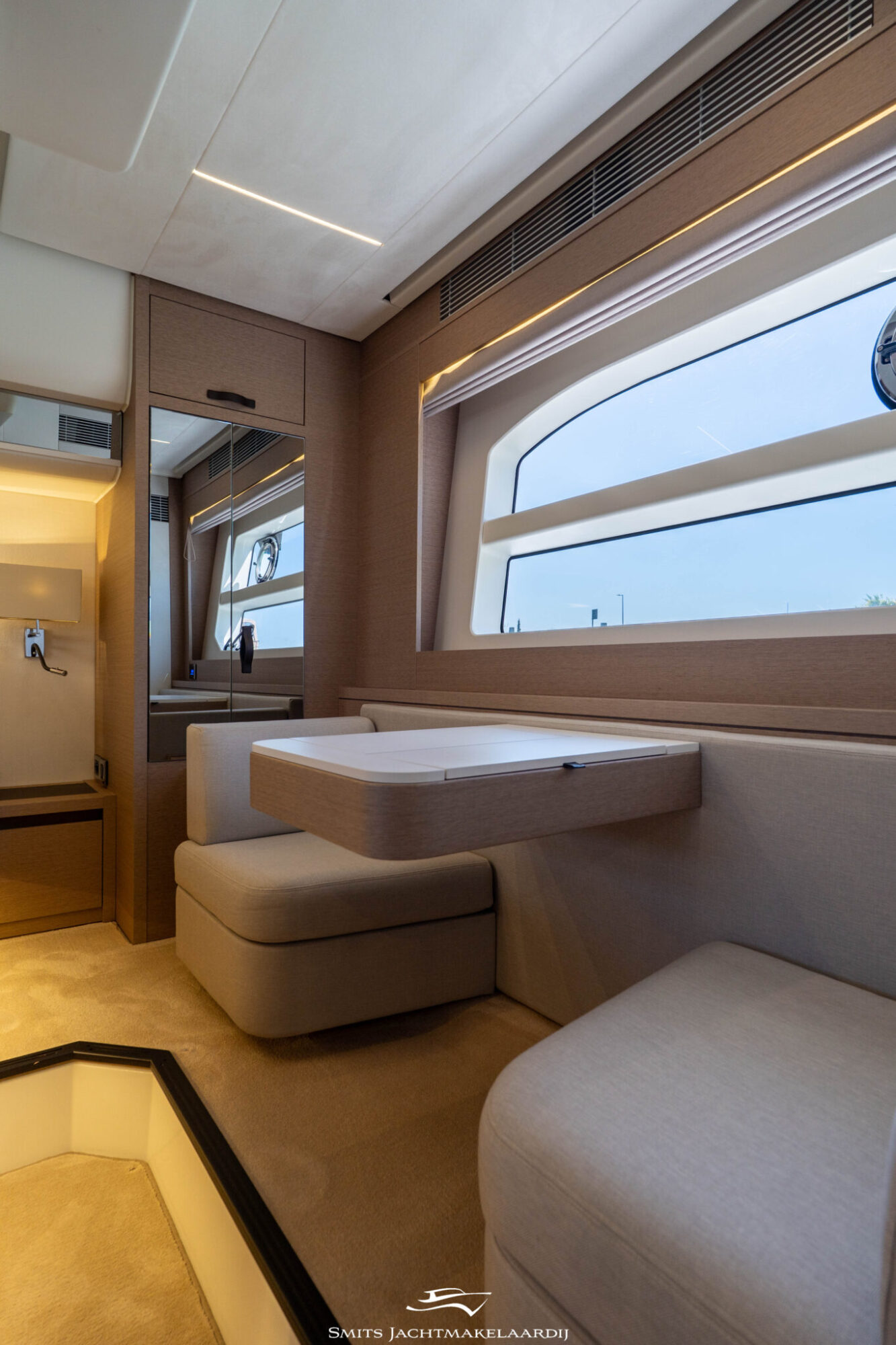 foto: 34 Prestige Prestige 590 Flybridge