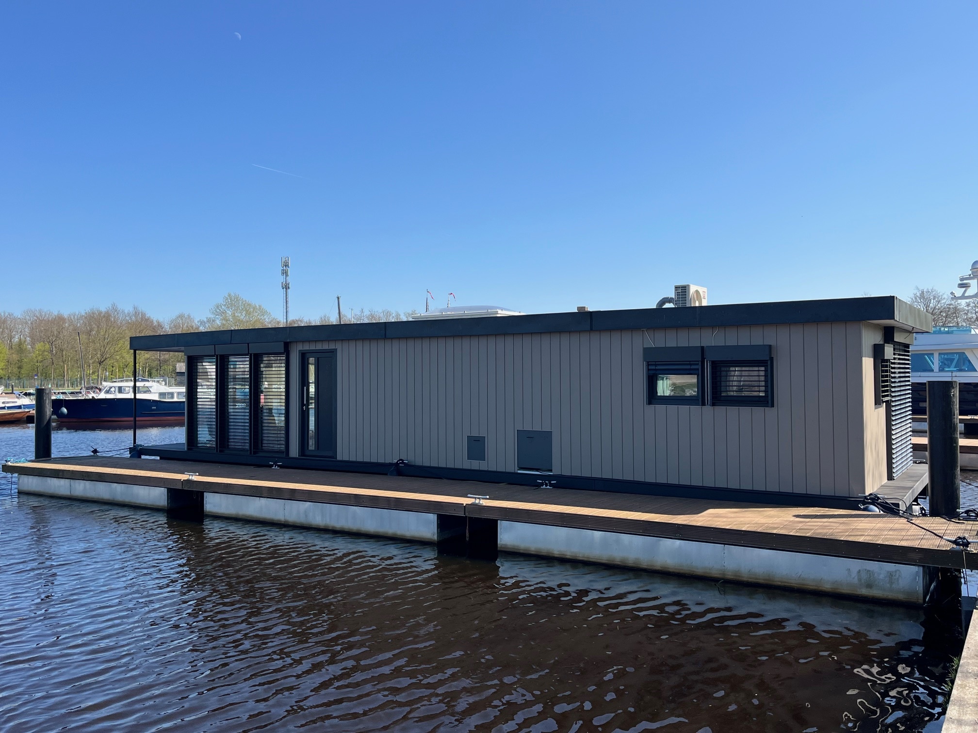 Dock 25 Houseboat 16 X 5 (met Ligplaats)