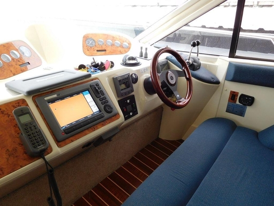 foto: 14 Sealine F 37