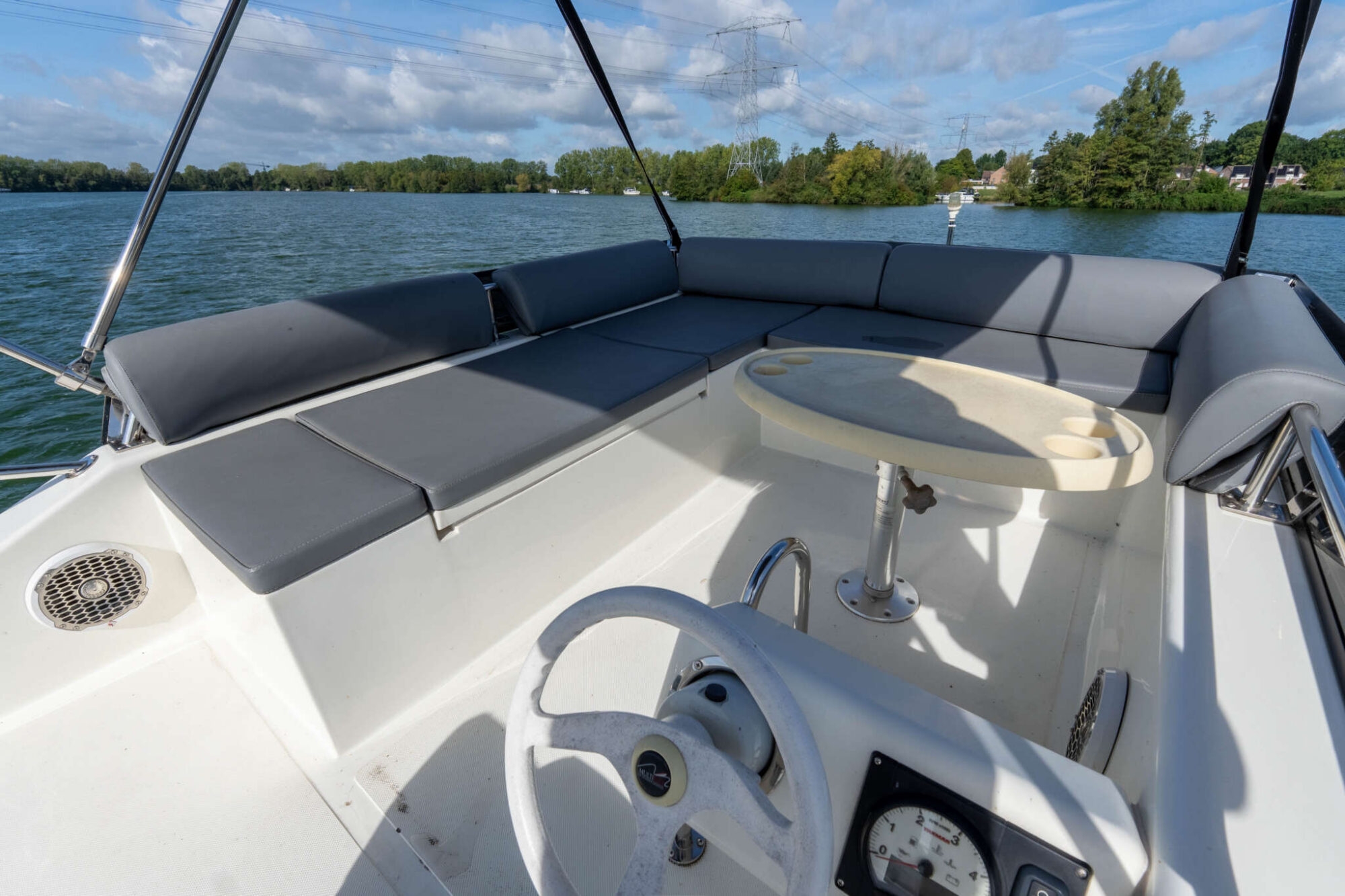 foto: 23 Cobra Yachts Cobra Yachts Futura 40 Grand Horizon