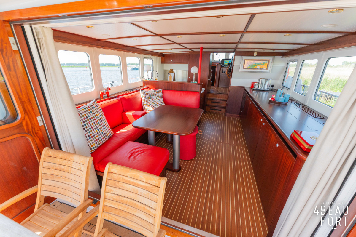 foto: 8 Altena  53 Custom Trawler