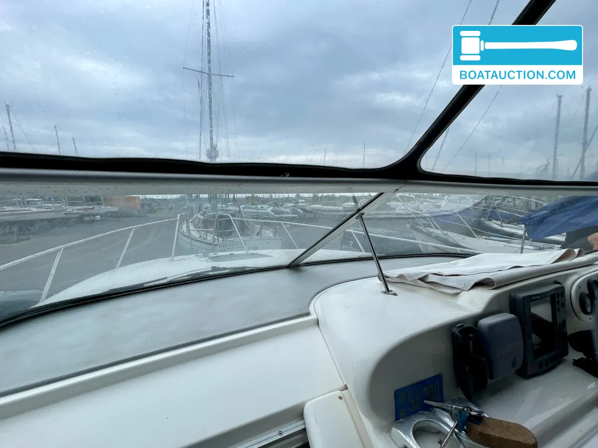 foto: 29 Sealine 310 Sportbridge