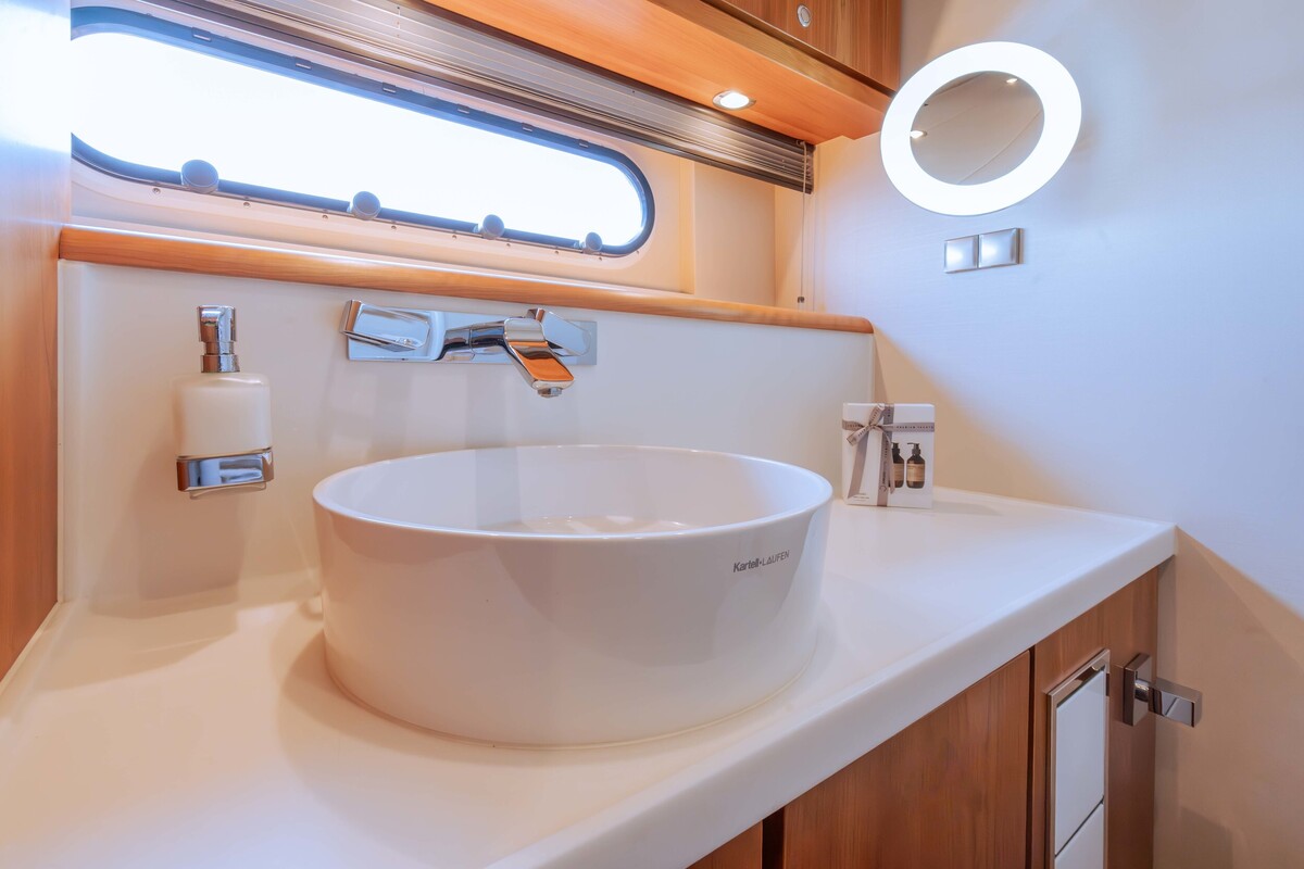 foto: 87 Linssen Grand Sturdy 590 AC Wheelhouse L-Class