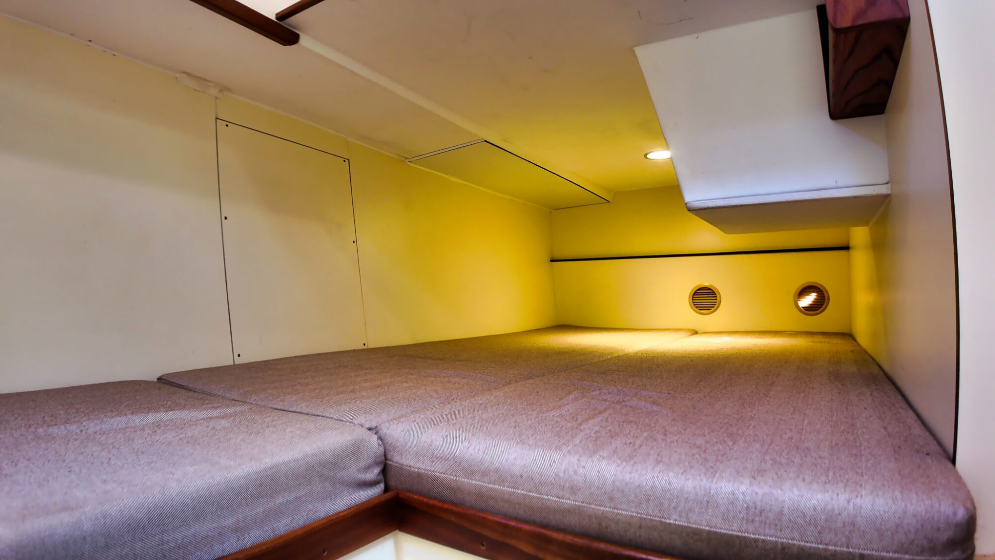 foto: 15 Bruce Roberts Bruce Roberts Euro 12.00 Flybridge