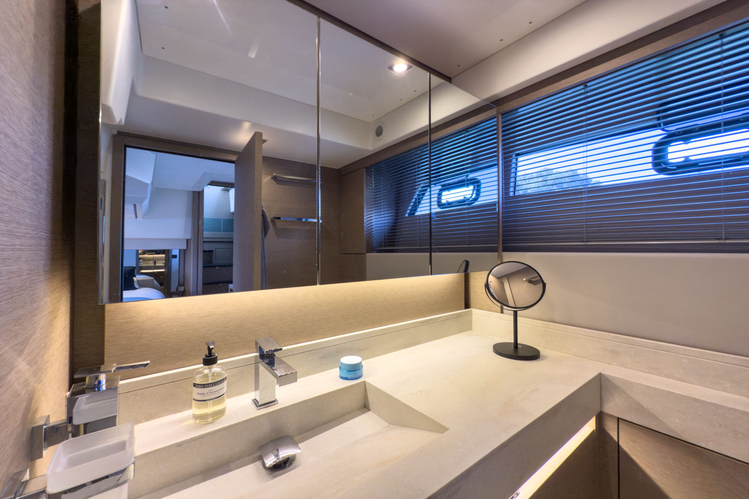 foto: 10 Prestige 520 #187