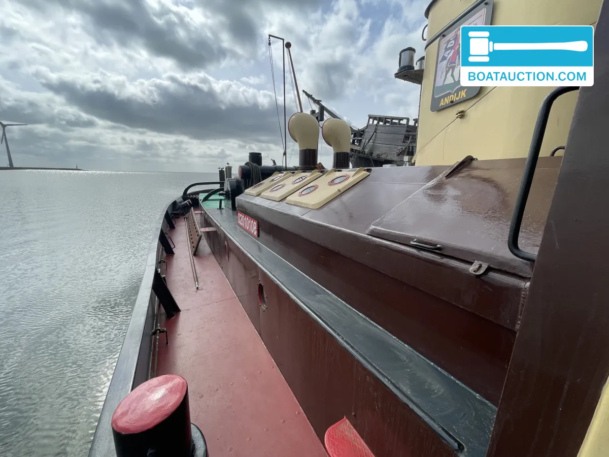 foto: 26 Sleepboot 2200