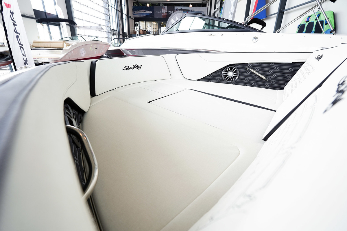 foto: 24 Sea Ray SPX 210 