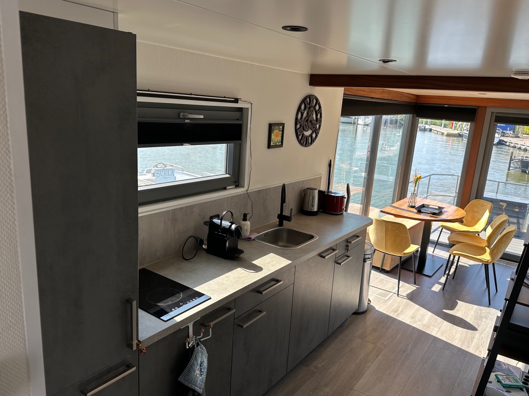 foto: 12 Havenlodge Castalia Houseboat