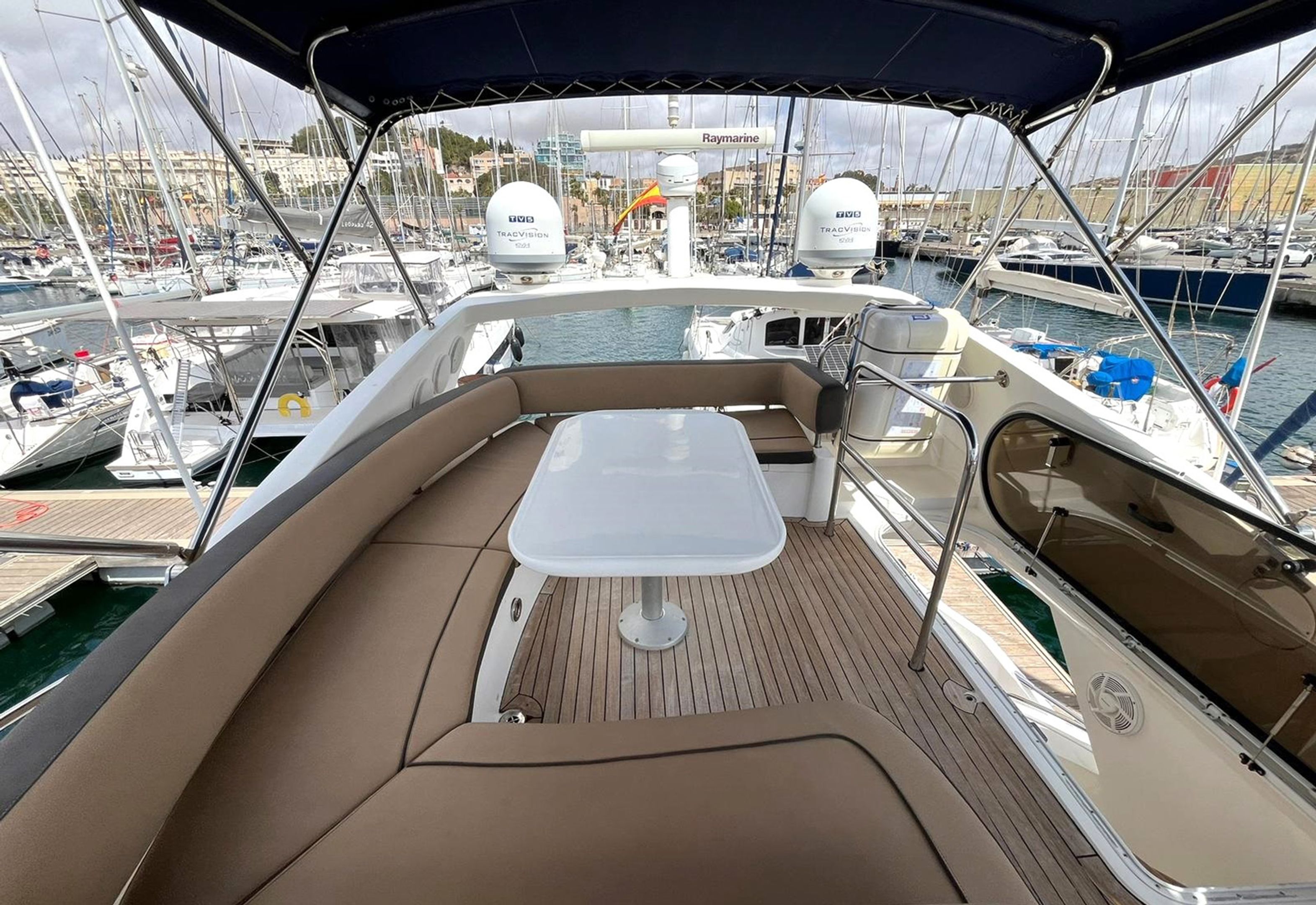 foto: 9 Sunseeker Manhatten 50