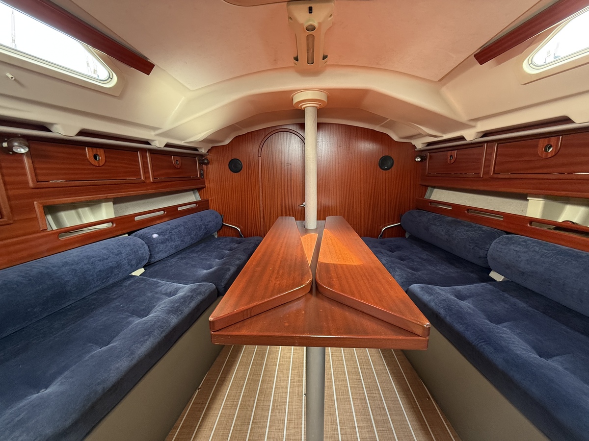 foto: 11 Dehler 37 cws 3-cabins