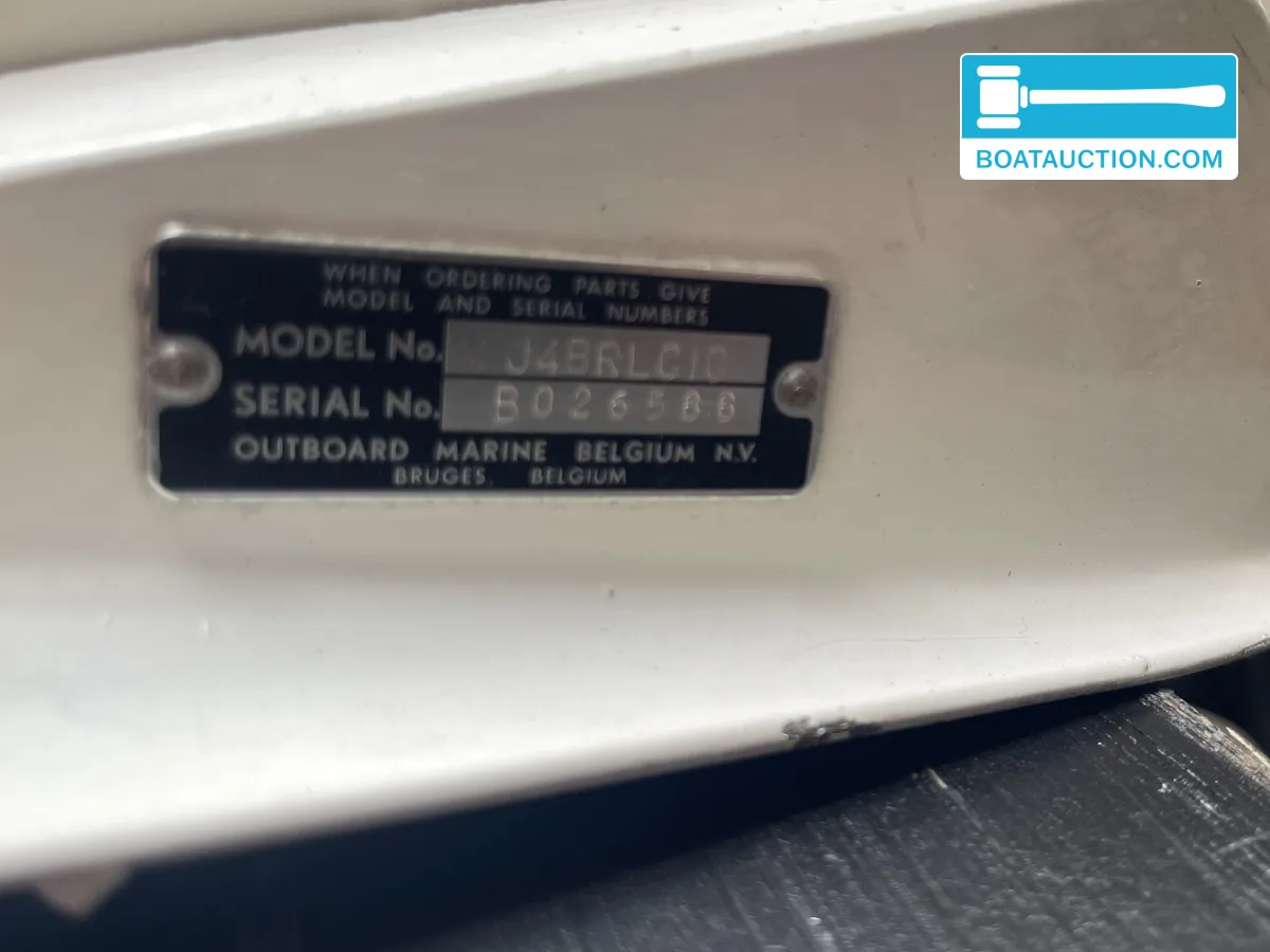 foto: 6 Johnson buitenboordmotor