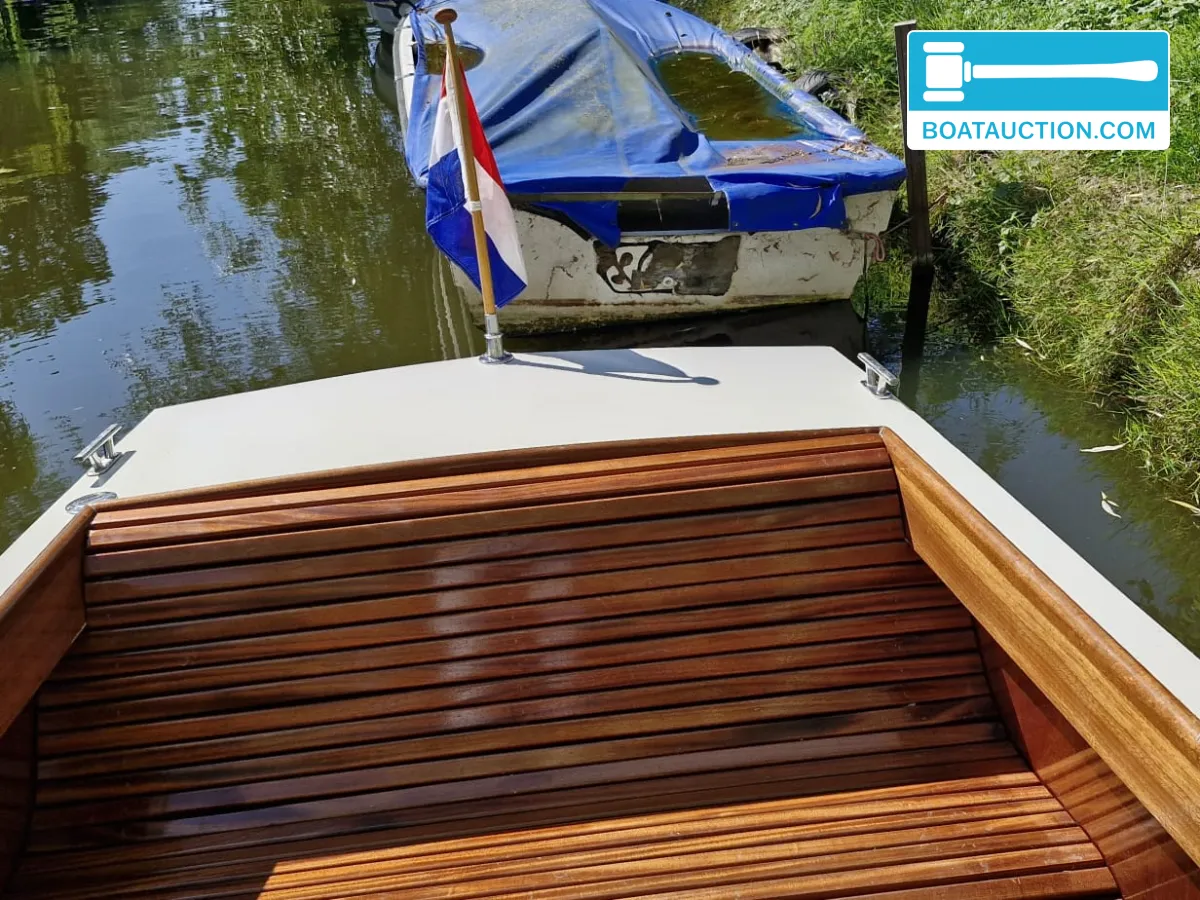 foto: 8 Klassieke Autoboot