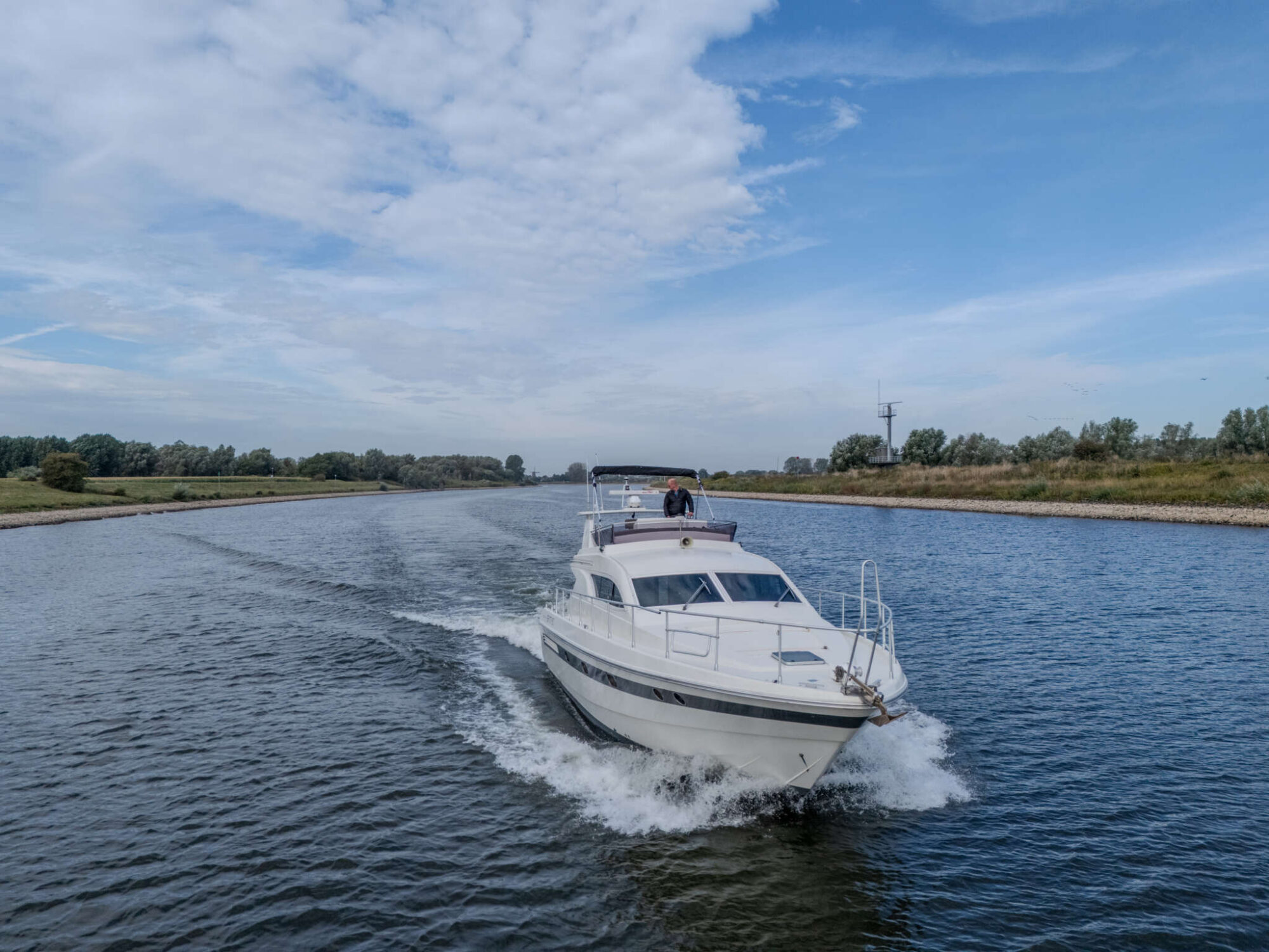 foto: 28 Mochi Craft Mochi Craft 43 Flybridge
