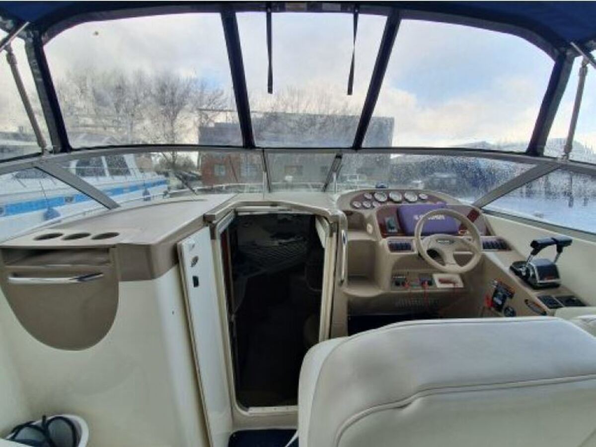 foto: 17 Bayliner 305 CIERA