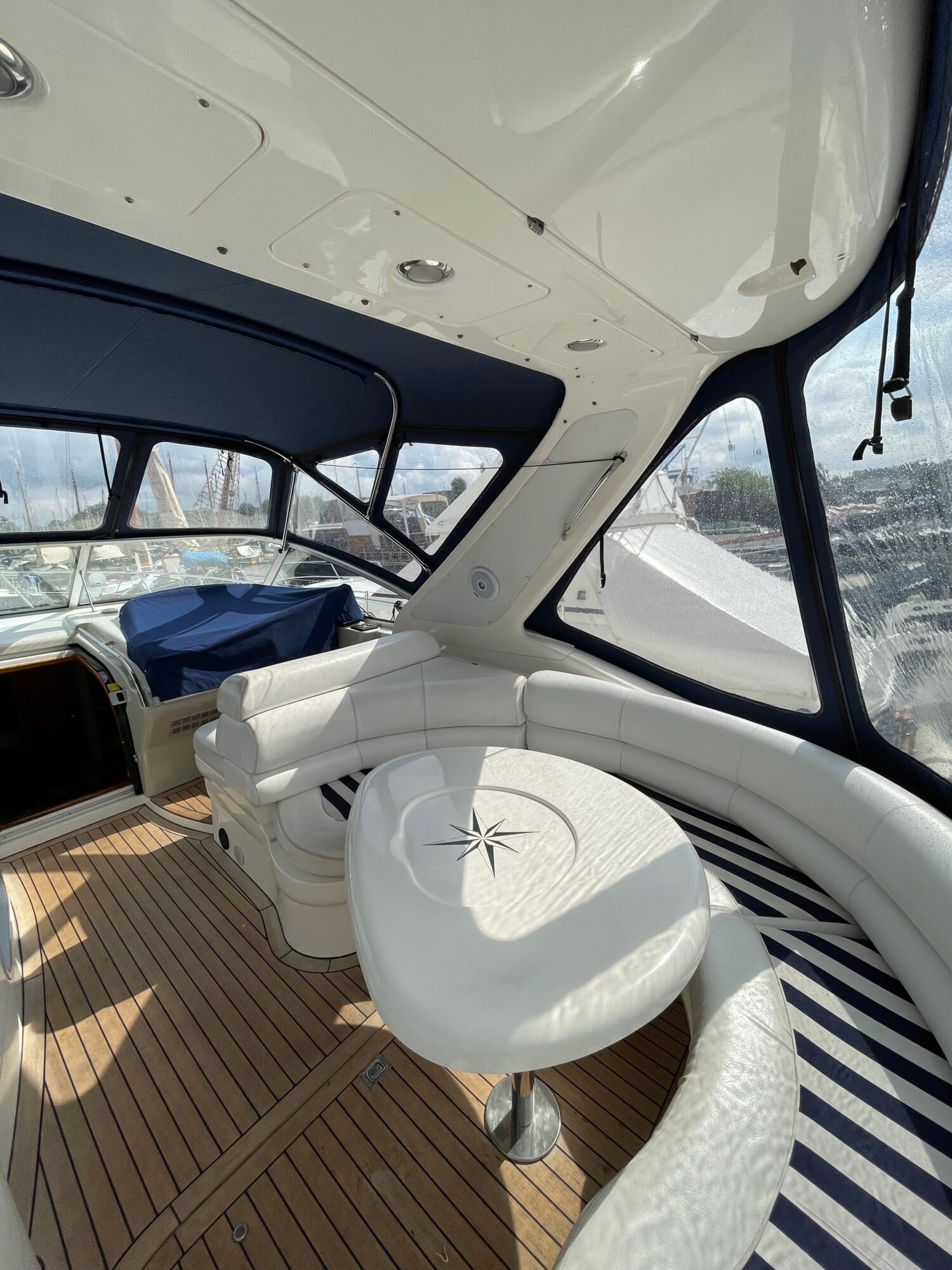 foto: 17 Sealine Sealine S37