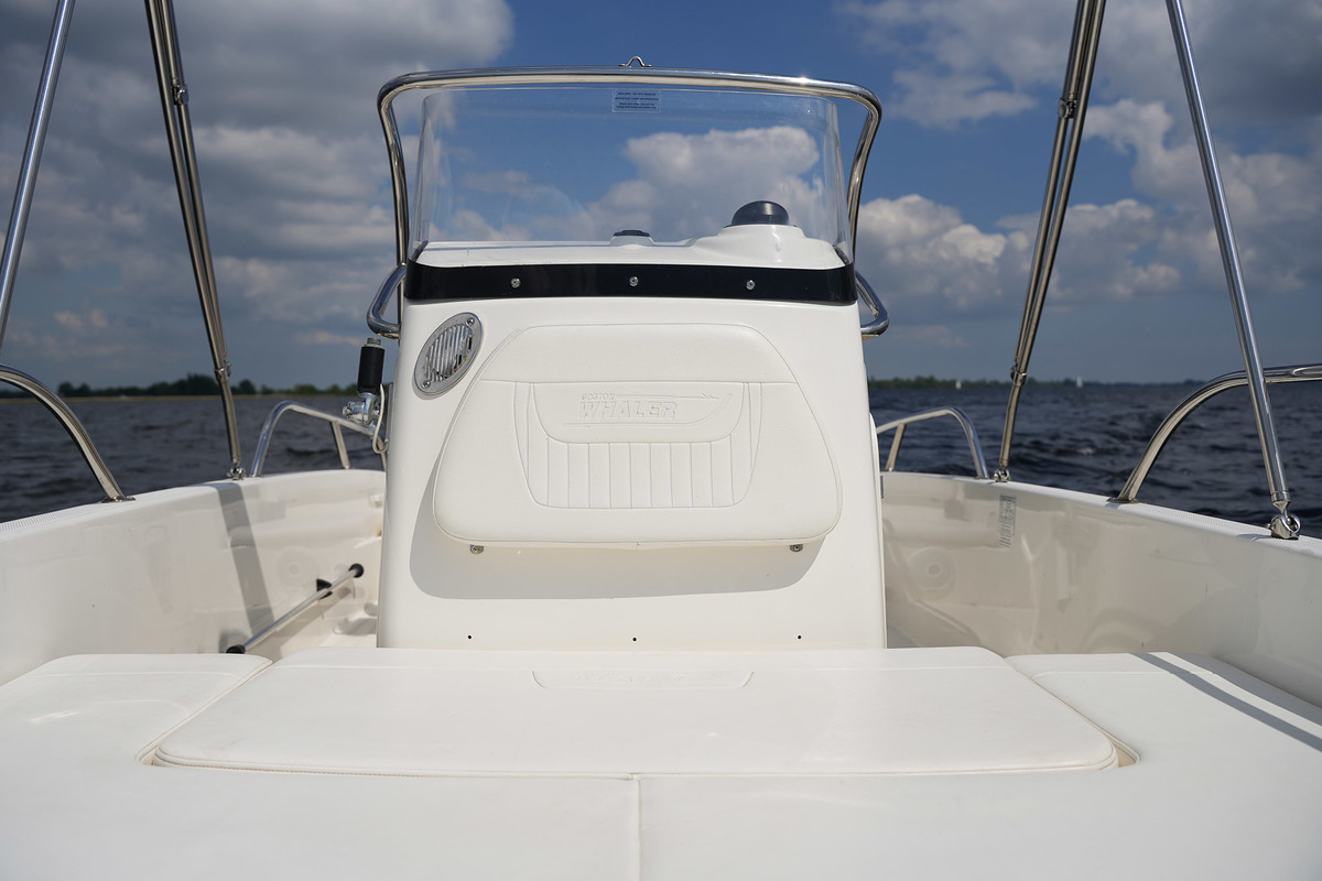 foto: 13 Boston Whaler 170 Dauntless