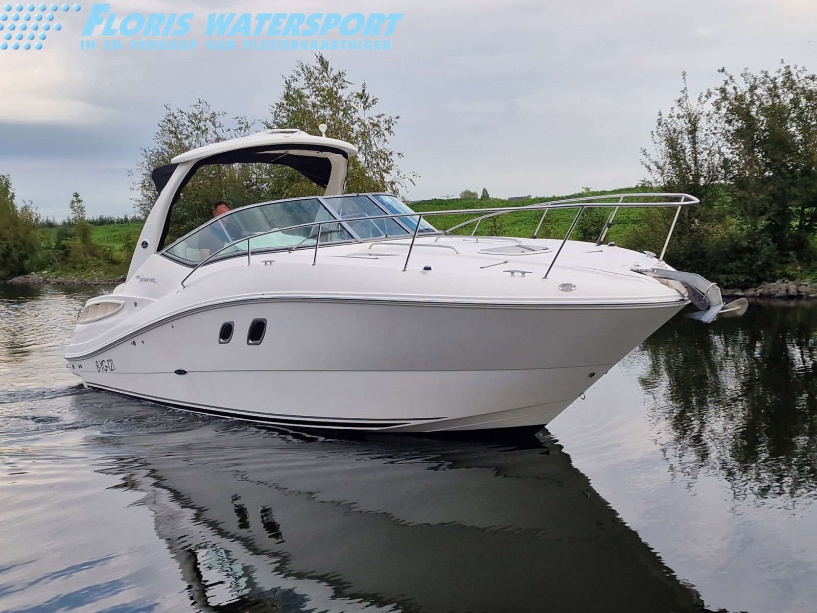 foto: 8 Sea Ray 335 Sundancer